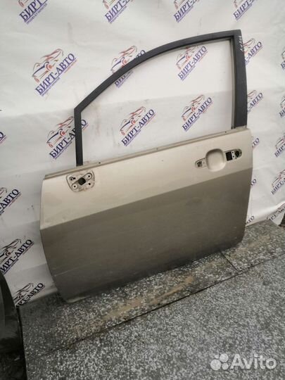 Suzuki liana дверь водительская