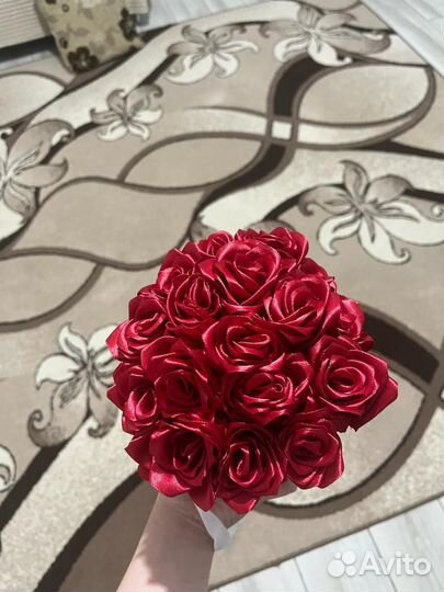 Цветы из атласных лент