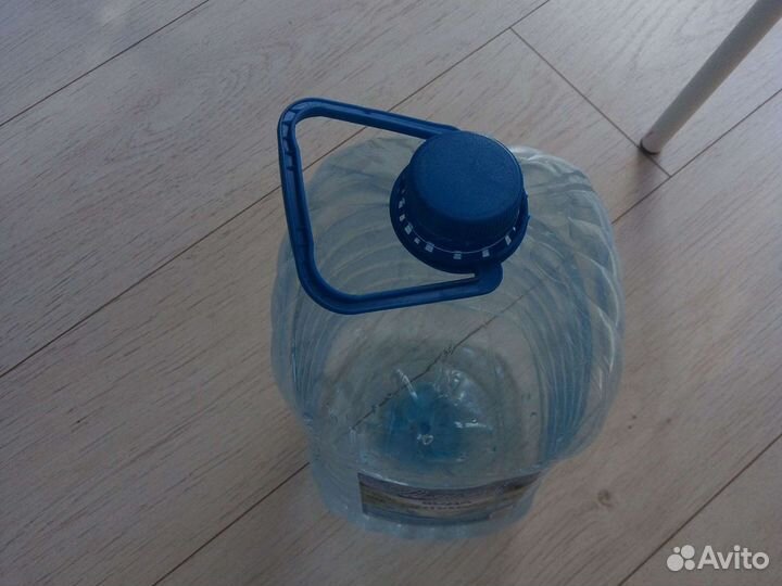 Пластиковые бутылки 5 и 5.3 объемом