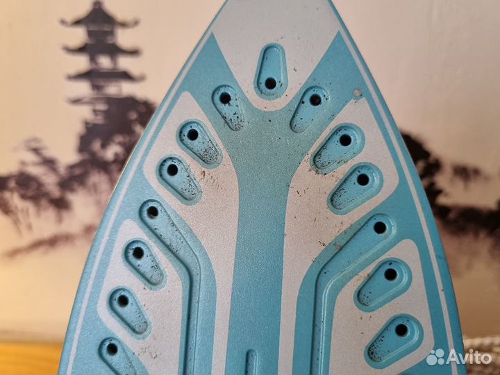 Голубой утюг Marta MT-1104 (ремонт или на запчасти