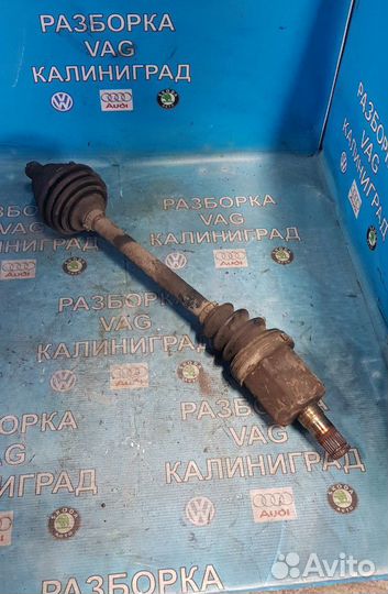 Фольксваген Тоуран 1.6 fsi Полуось левая