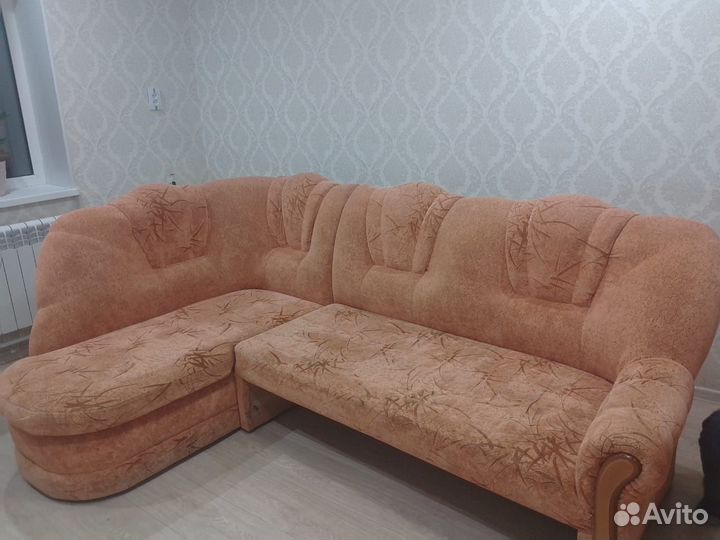 Большой угловой диван бу