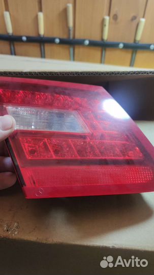 Фонарь левый внутренний Mercedes Benz 207/212 купе