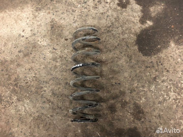 Suzuki jimny пружина передняя