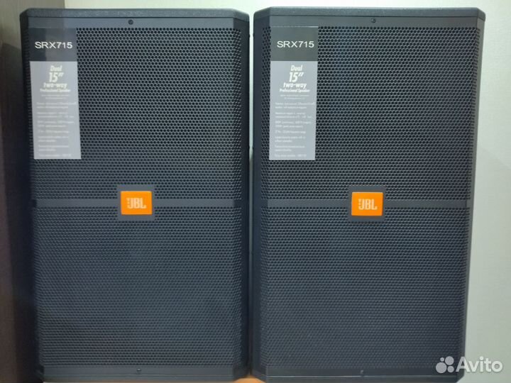 Комплект акустической системы JBL SRX715