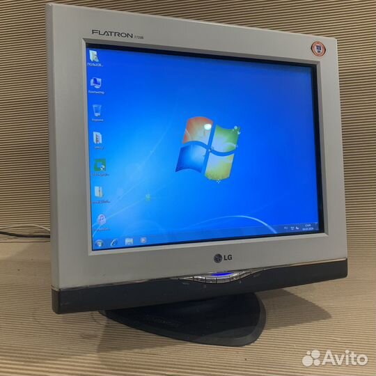 Монитор LG Flatron F720B