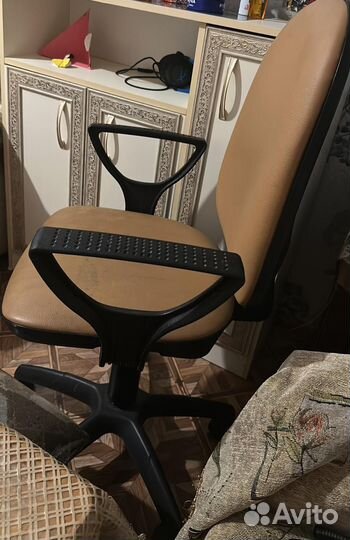 Компьютерное кресло