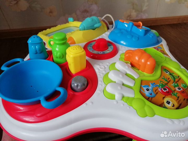 Развивающий столик chicco