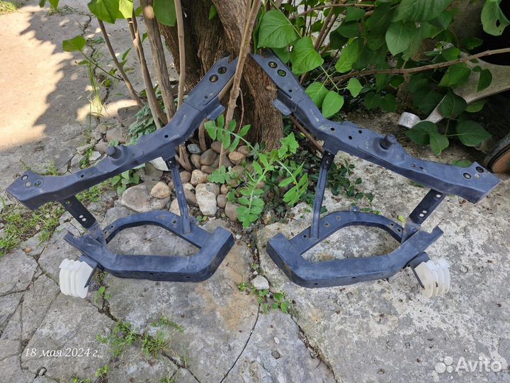 Окошки фар nissan fuga 50