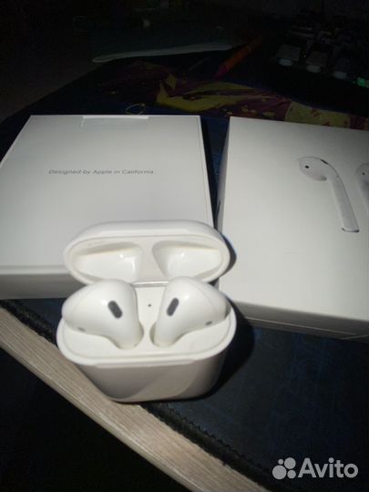 Беспроводные наушники apple airpods