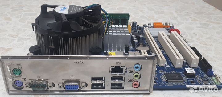 Материнская плата 775