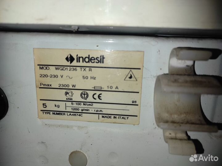 Стиральная машина на запчасти indesit