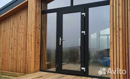 Пластиковые двери Рехау