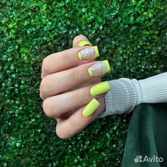 Модель на маникюр/ педикюр