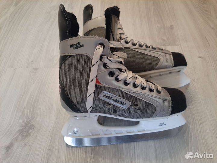 Коньки хоккейные