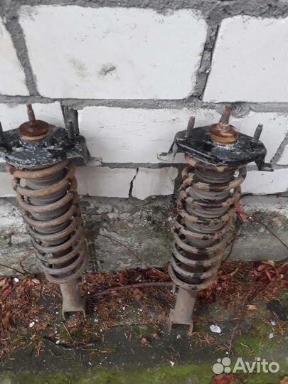 Додж стратус.Задние амортизаторы в сборе