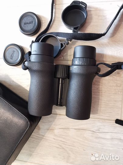 Бинокль Nikon 10x32HG L
