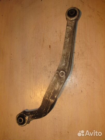 Рычаг задний поперечный верхний правый