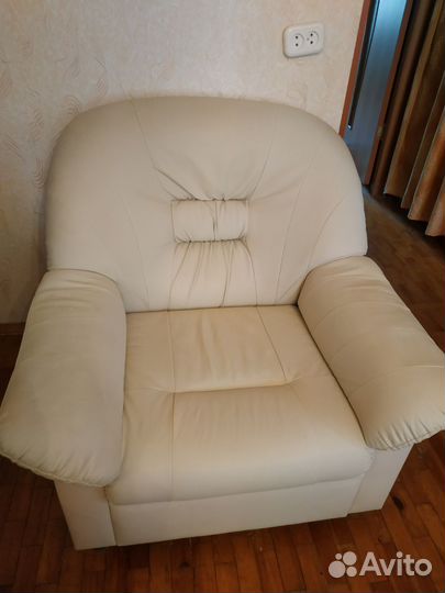 Кожанное кресло