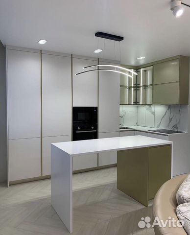 Кухня на заказ с островом