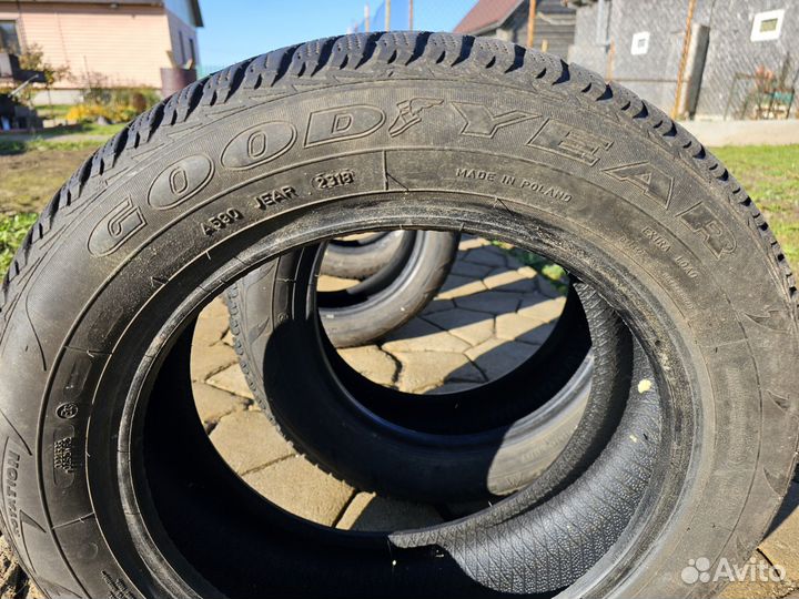 Goodyear UltraGrip Ice+ 185/60 R15 88