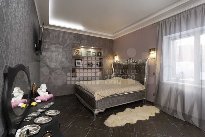 2-к. квартира, 90,5 м², 1/3 эт.