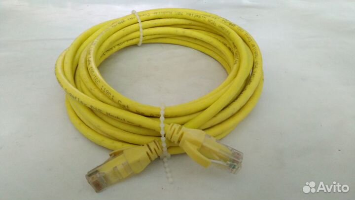 Коммутатор (switch) D-Link DES-1005D/O, патч-корд