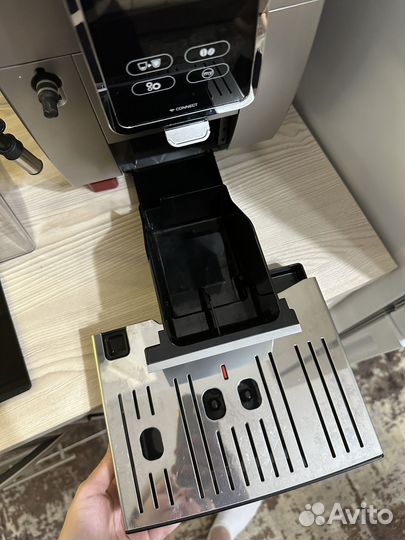 Кофемашина delonghi