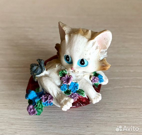 Декоративная фигурка 