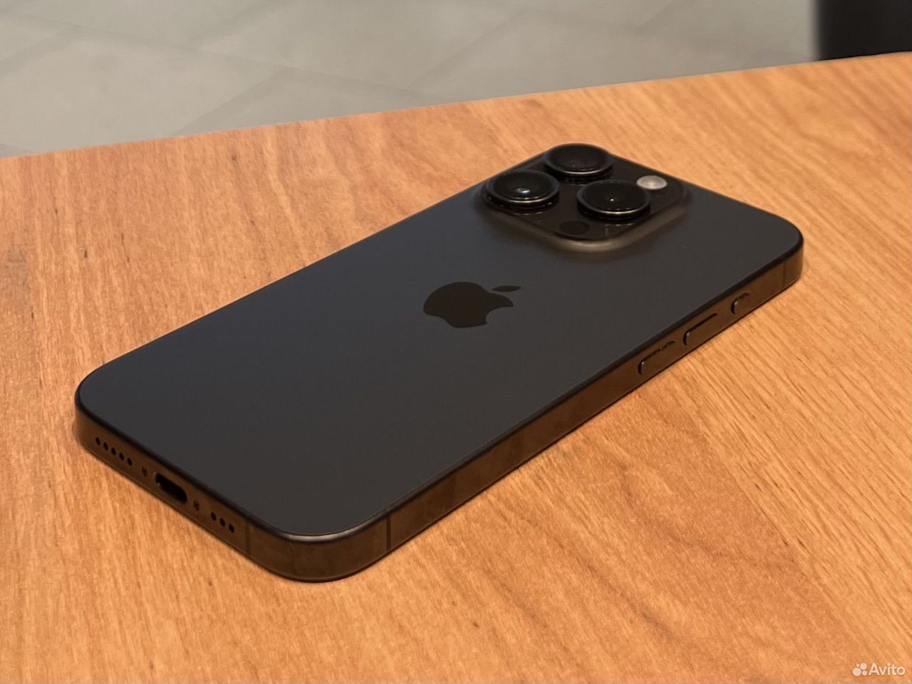 iPhone 15 Pro, 256 ГБ, eSIM