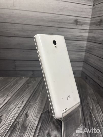 ZTE Blade A210