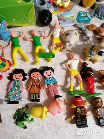 Игрушки из киндер пакетом