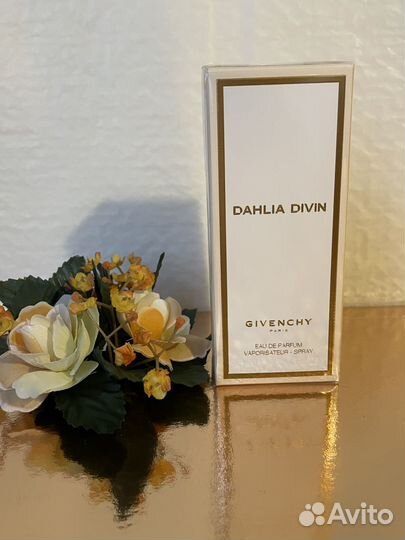 Givenchy Dahlia Divin EDP