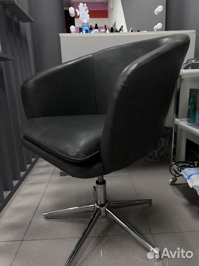 Продам кресло- стул с поворотным механизмом