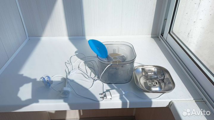 Поилка для кошек, мелких пород собак