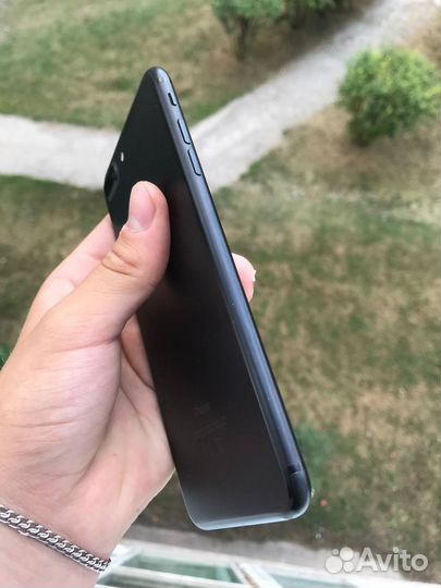 Телефон iPhone 7 plus