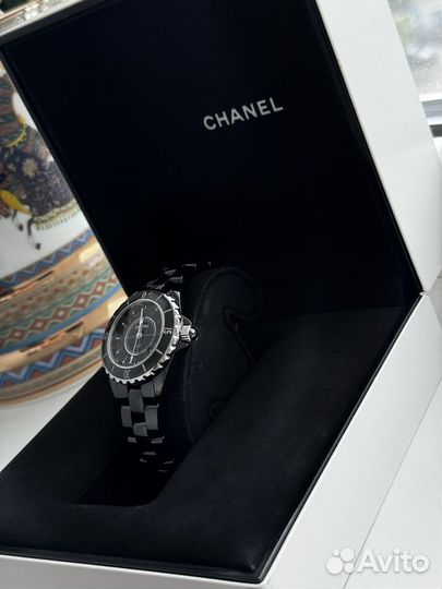 Часы Chanel j12