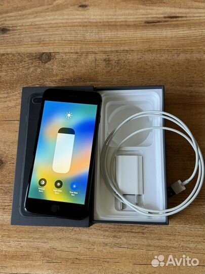 iPhone 8 Plus, 64 ГБ