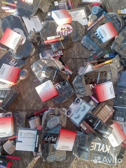 Наборы косметики с закрытого магазина