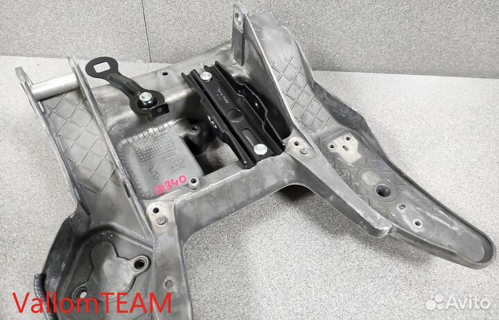 Лот Q340 Педальный узел Audi Q7