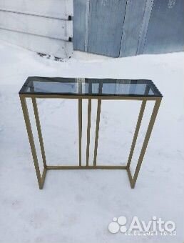 Консоль со стеклом