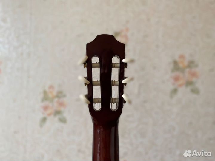 Классическая гитара 4/4