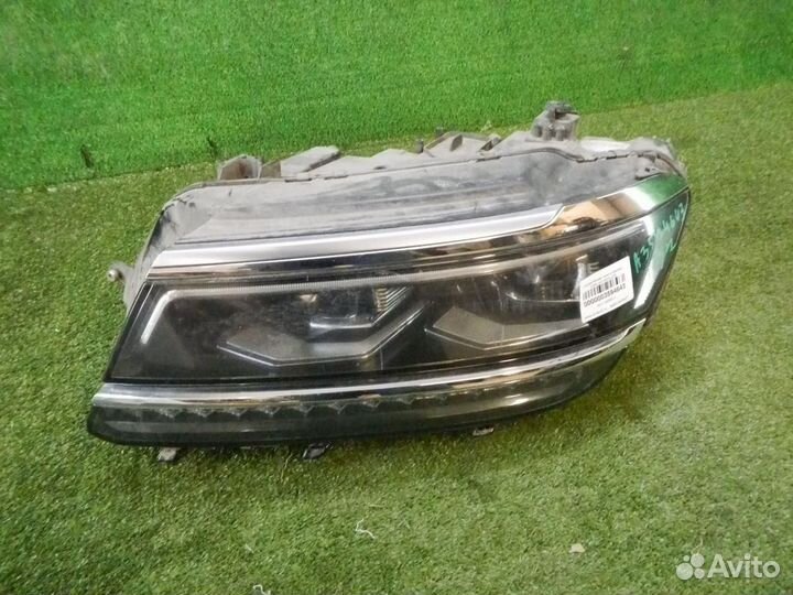 Фара левая Volkswagen Tiguan