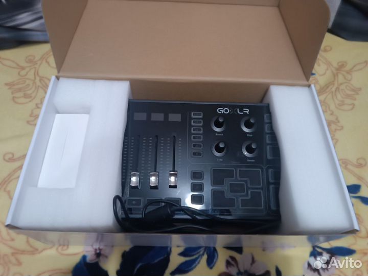 Внешняя звуковая карта TC Helicon GO XLR