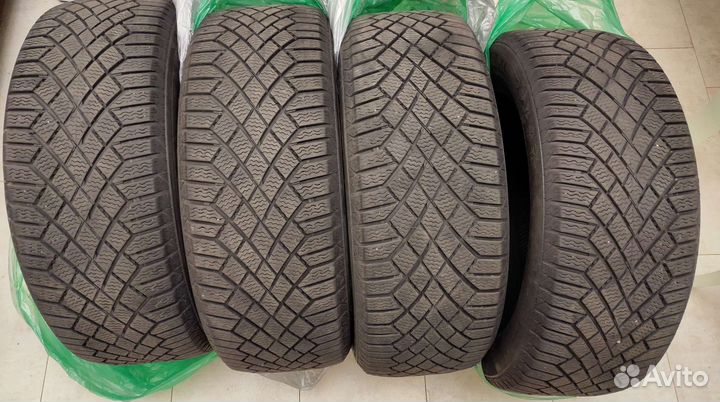 Continental ContiVikingContact 7 215/55 R17
