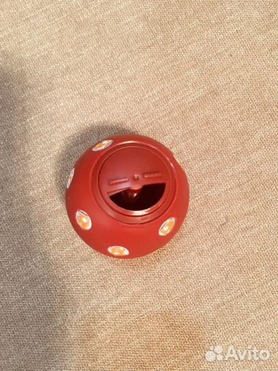 Носки для собак и мяч для лакомства кошачий