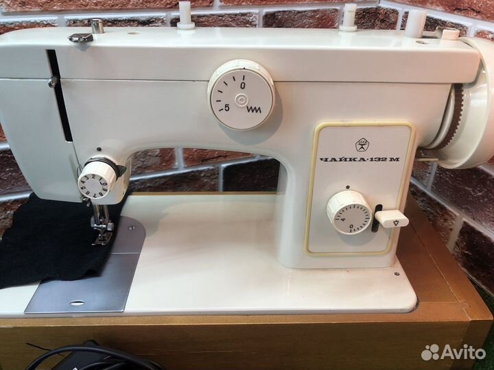 Z.8512 Швейная машинка Чайка 132м