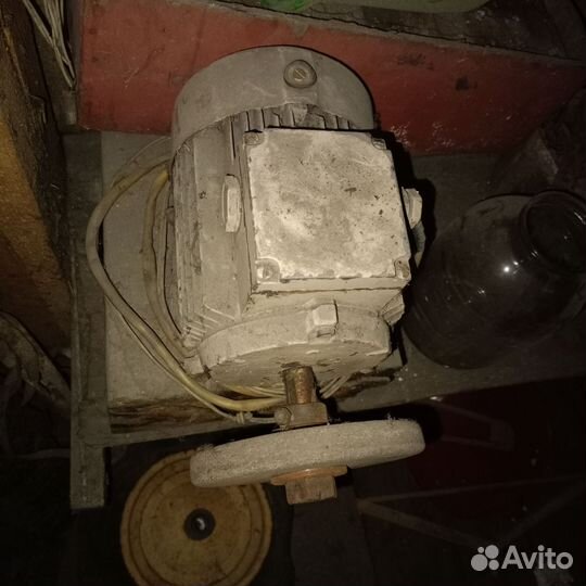 Продам электро двигатель
