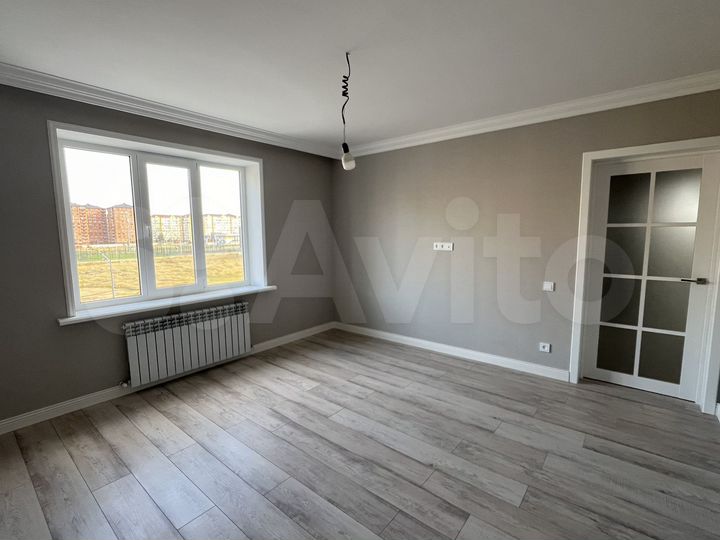 2-к. квартира, 58 м², 4/10 эт.