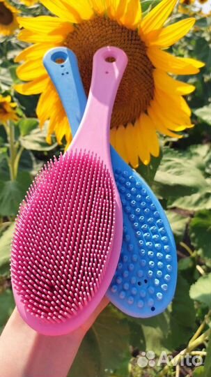 Щетка душ-массаж с ручкой Белый кот